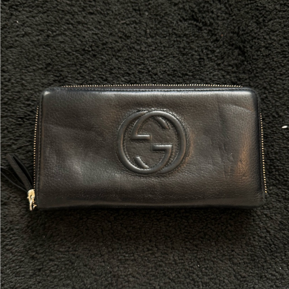 Gucci Black Leather Soho Zip Around Wallet